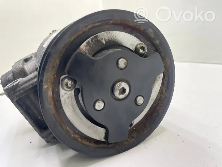 Volkswagen Golf VI Air conditioning (A/C) compressor (pump) 5N0820803A