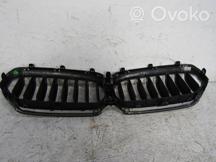 BMW 5 G30 G31 Grille de calandre avant 18517811