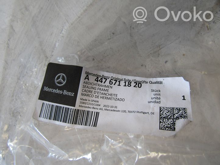 Mercedes-Benz Metris W447 Guarnizione in gomma finestrino/vetro portiera posteriore A4476711820