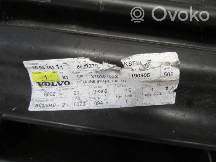 Volvo V70 Pare-chocs 8693370