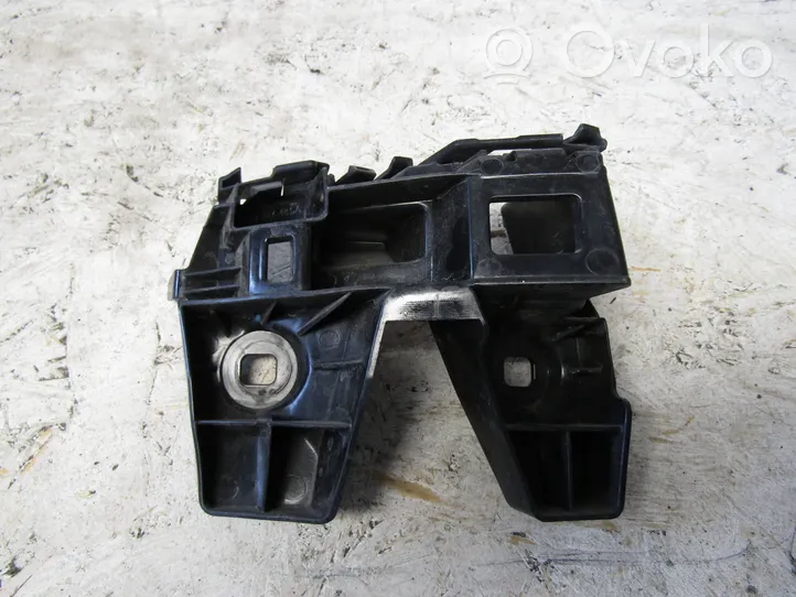 Volkswagen PASSAT B8 Soporte de montaje del parachoques trasero 3G9807483A