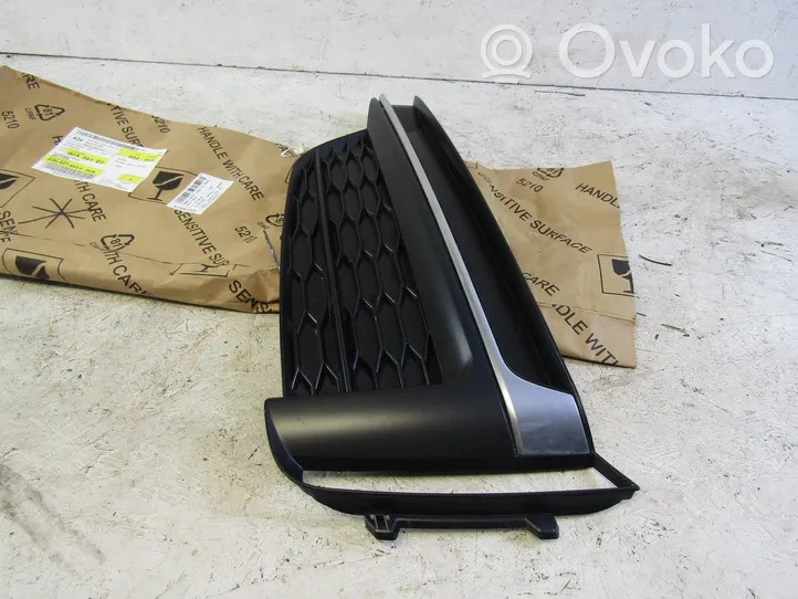 Audi A5 Grille inférieure de pare-chocs avant 8W6807682F