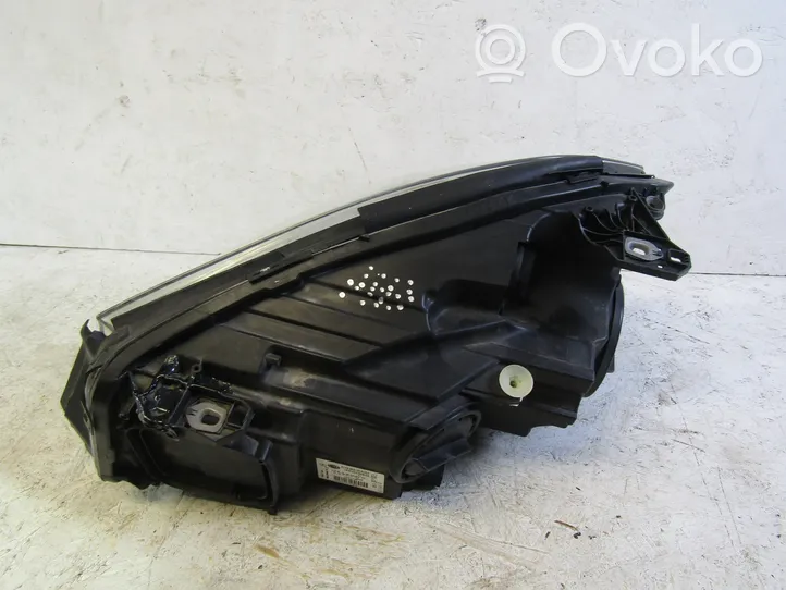 Mercedes-Benz A W176 Lampa przednia A1768203961KZ