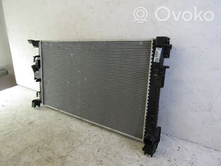 Renault Dacia Duster Radiateur de refroidissement 214105803RT