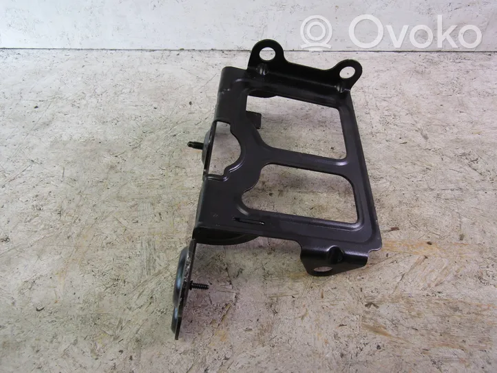 Volkswagen Arteon Staffa del pannello di supporto del radiatore 3Q0121093G