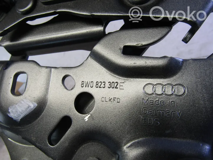 Audi A4 S4 B9 Zawiasy pokrywy / maski silnika 8W0823302E