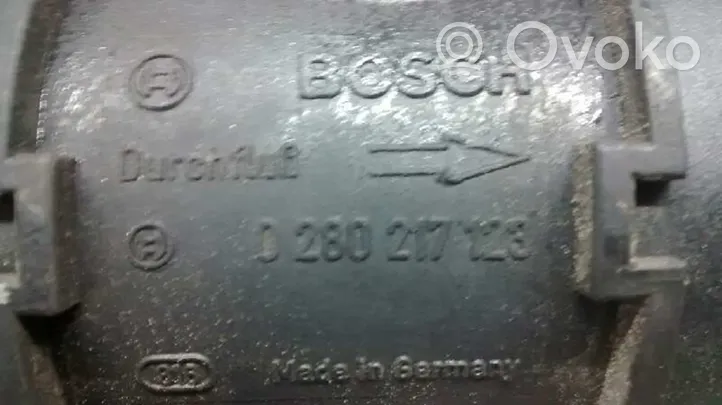 Opel Corsa B Przepływomierz masowy powietrza MAF 0280217123