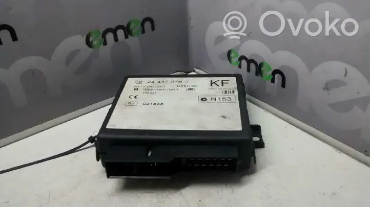 Opel Zafira A Door central lock control unit/module 24437076