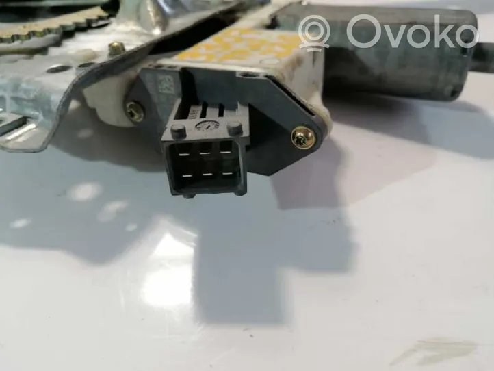 Toyota Avensis T250 Elektryczny podnośnik szyby drzwi tylnych 0130822032