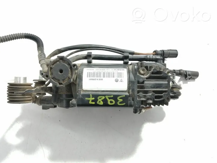 Volkswagen Touareg I Air suspension compressor/pump 7L0616006C