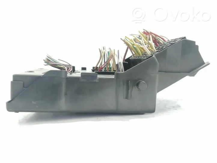 Renault Megane I Module de fusibles 7703297929