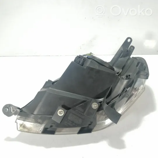 Citroen Nemo Lampa przednia 