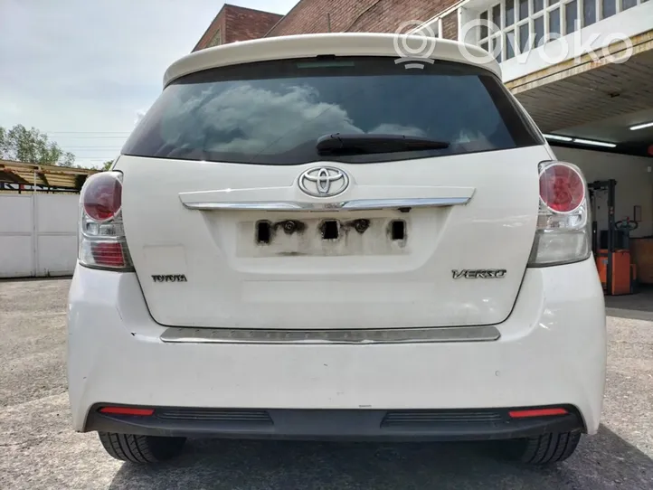 Toyota Verso Hansikaslokero 