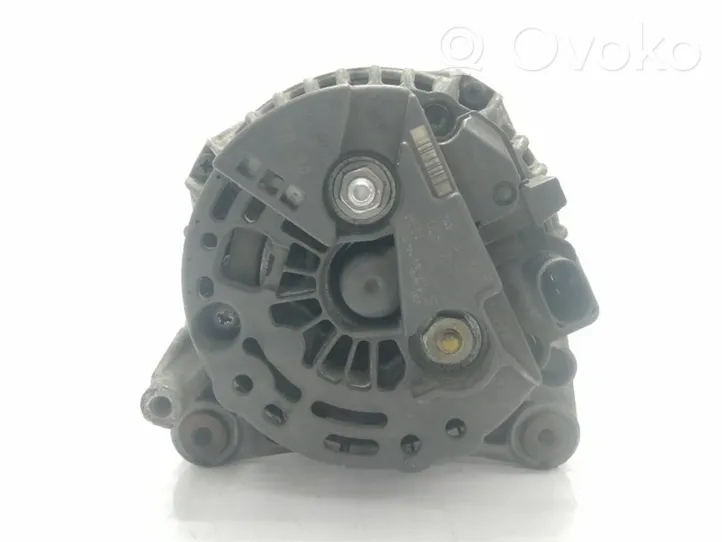 Volkswagen PASSAT B5.5 Generatore/alternatore 028903031