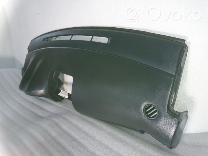 Toyota Avensis T250 Dashboard 