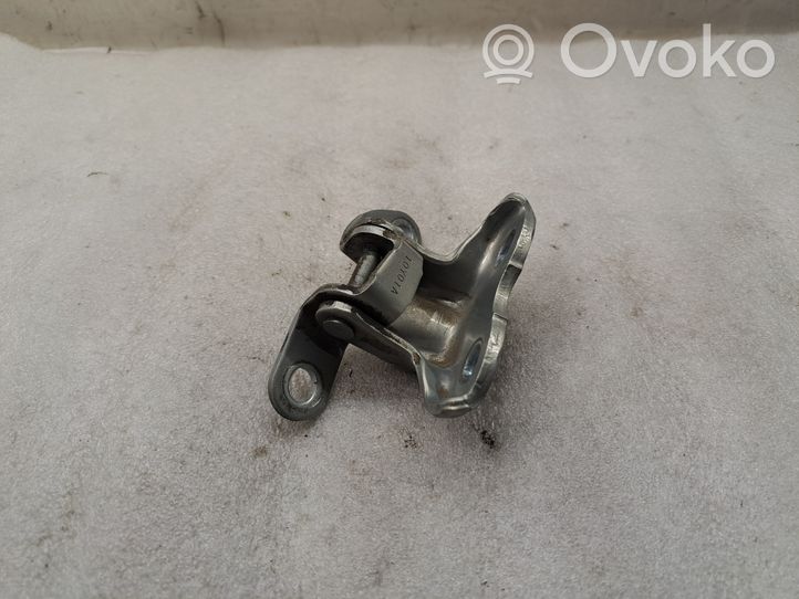 Toyota Avensis T250 Rear door upper hinge 