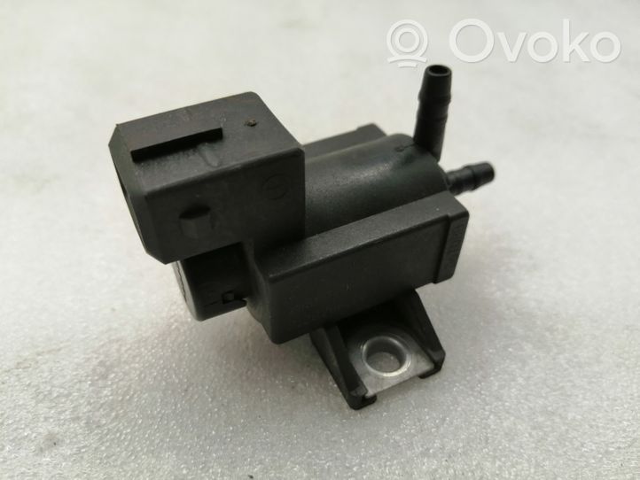 Toyota Avensis T250 Vacuum valve 