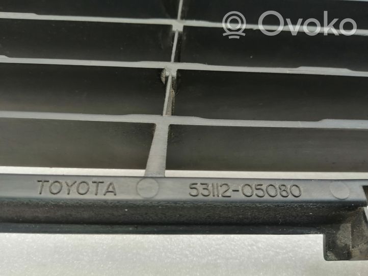 Toyota Avensis T270 Нижняя решётка (из трех частей) 