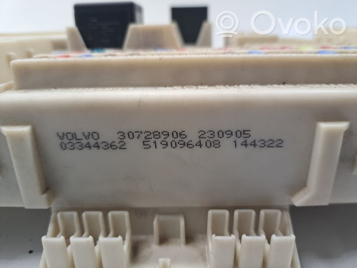 Volvo V50 Module de fusibles 30728906