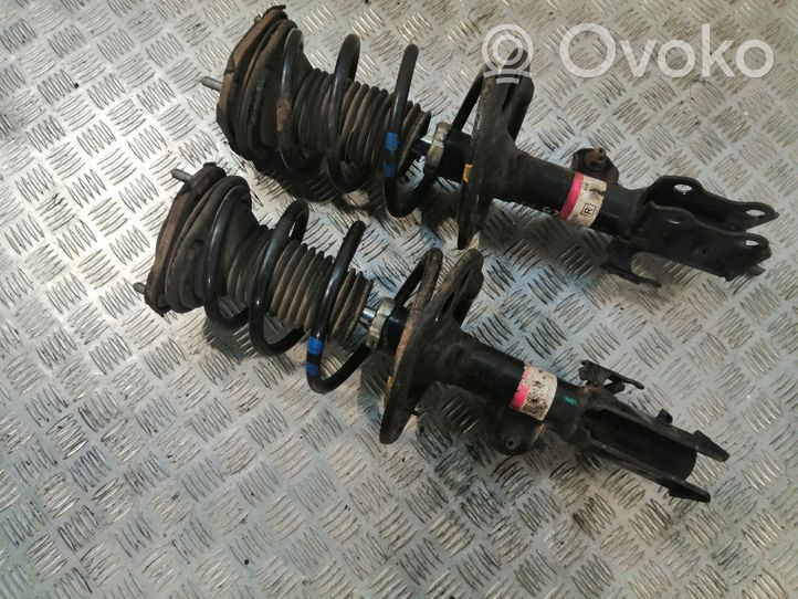Toyota Avensis T270 Front shock absorber with coil spring 4813105A30