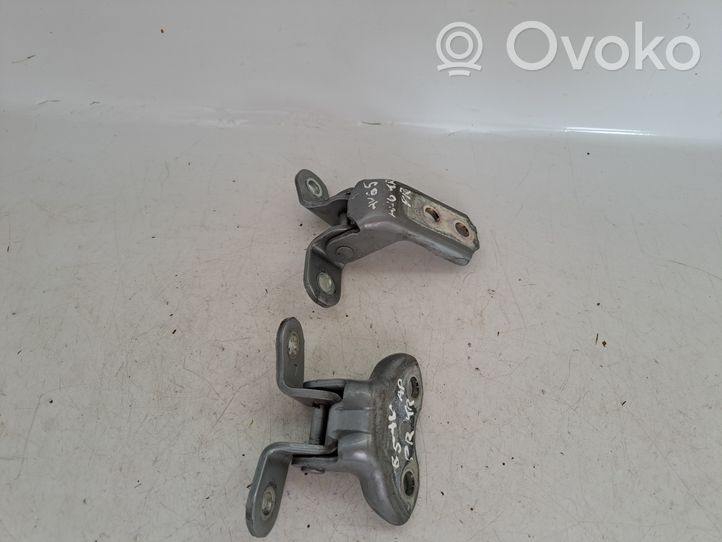 Toyota Avensis T270 Set di cerniere portiera anteriore 