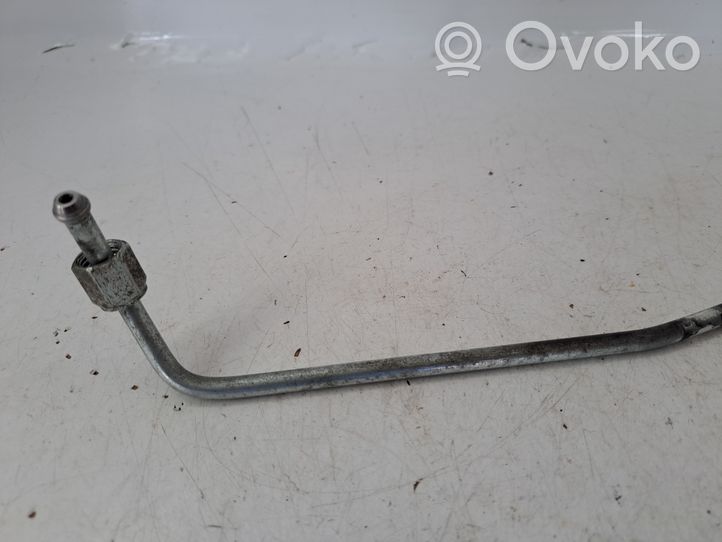 Toyota Avensis T270 Manguera/tubo del retorno de combustible 