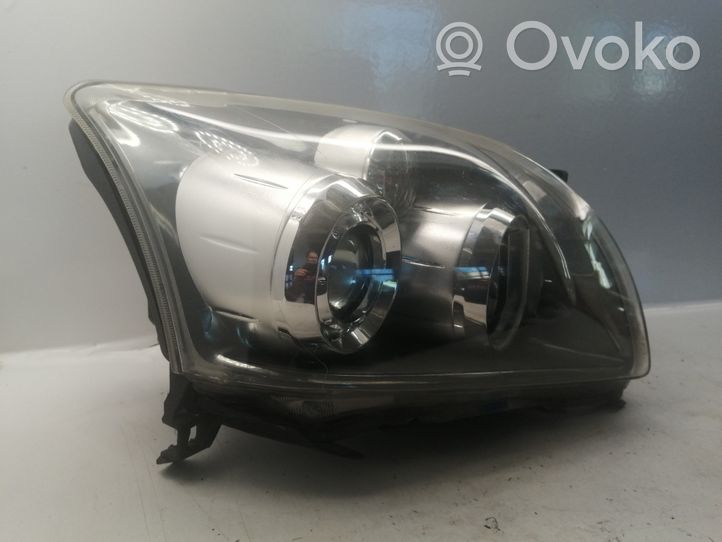 Toyota Avensis T250 Lampa przednia 