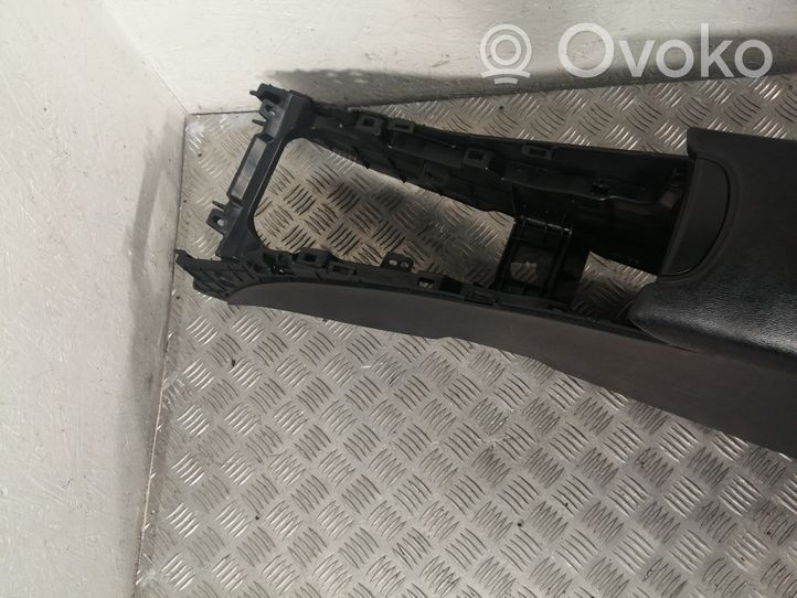 Toyota Avensis T270 Center console 