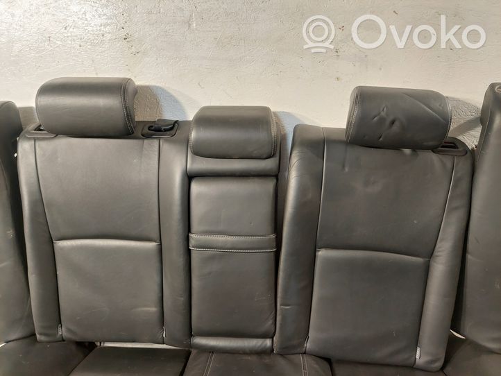 Toyota Avensis T270 Seat set 