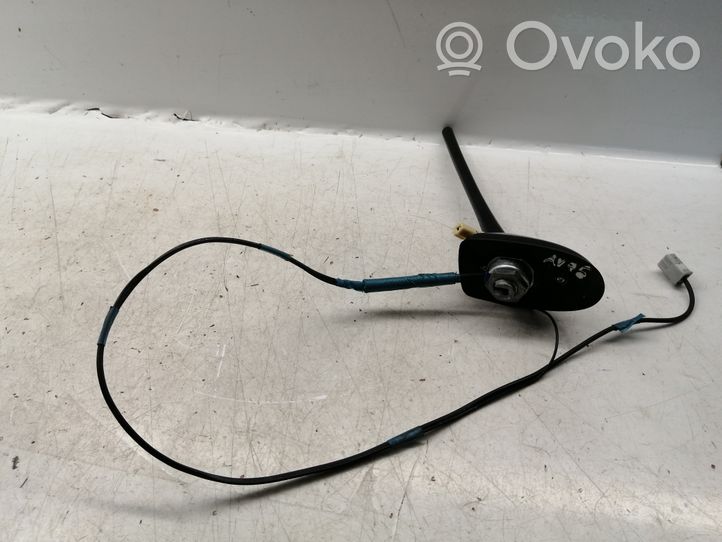 Toyota Avensis T270 Radion antenni 