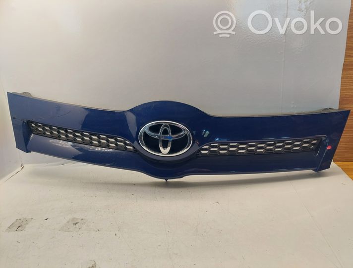 Toyota Corolla Verso AR10 Rejilla delantera 531110F020