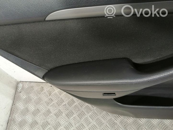 Toyota Avensis T250 Set di rivestimento del pannello della portiera 