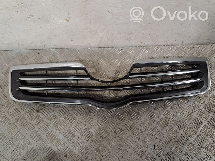 Toyota Avensis T250 Front bumper upper radiator grill 