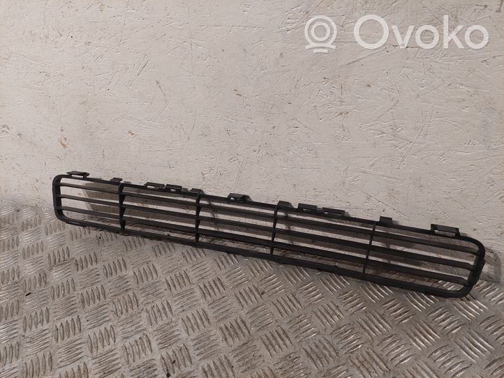 Toyota Avensis T250 Grille inférieure de pare-chocs avant 5311205060C