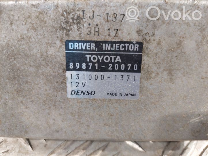 Toyota Avensis T250 Degalų purkštukų (forsunkių) valdymo blokas 1310001371