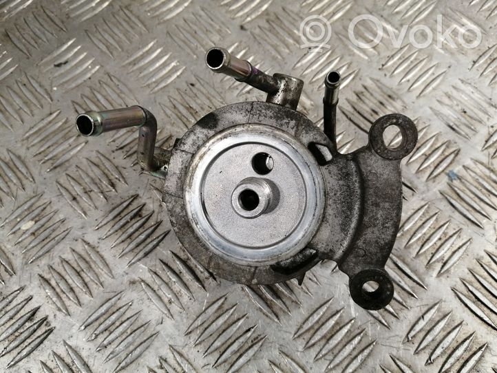 Toyota Avensis T270 Halterung Kraftstofffilter 