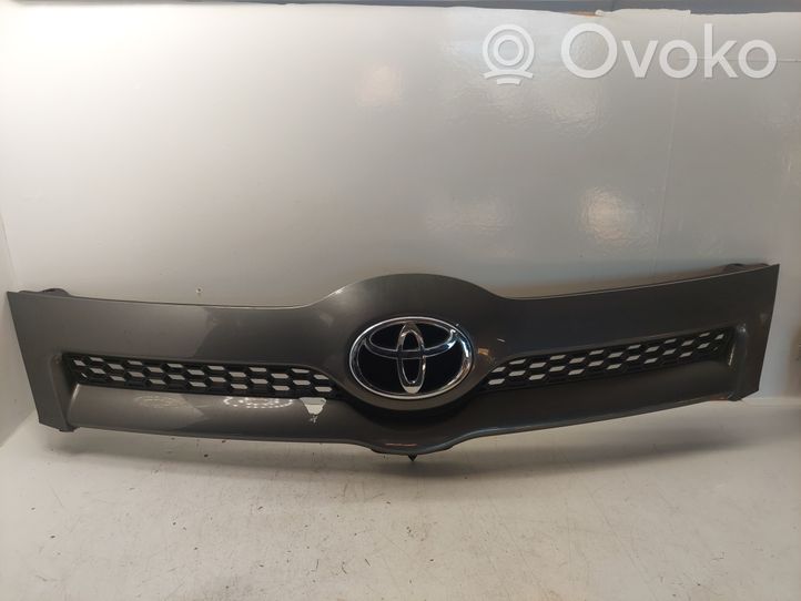 Toyota Corolla Verso AR10 Grotelės viršutinės 531170F010