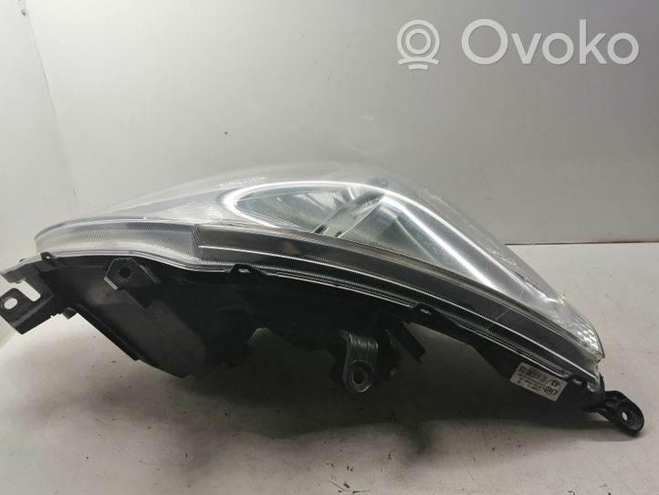 Toyota Verso Lampa przednia 