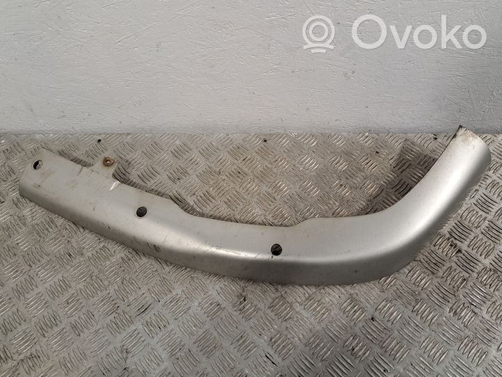 Toyota Corolla Verso AR10 Lame de pare-chocs avant 768510F020