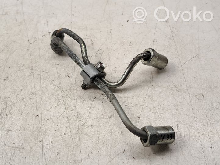 Toyota Corolla Verso AR10 Tuyau d'alimentation d'injecteur de carburant 