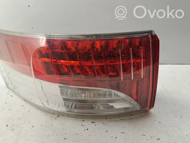Toyota Avensis T270 Lampa tylna 