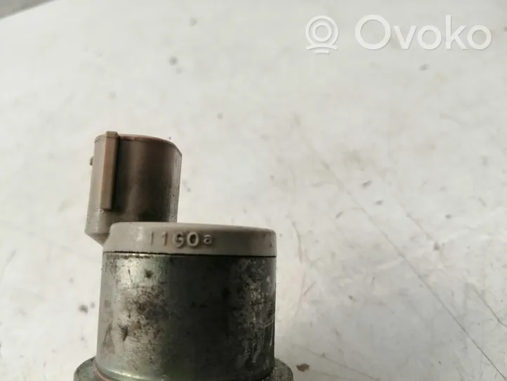 Toyota Avensis T250 Fuel pressure regulator 