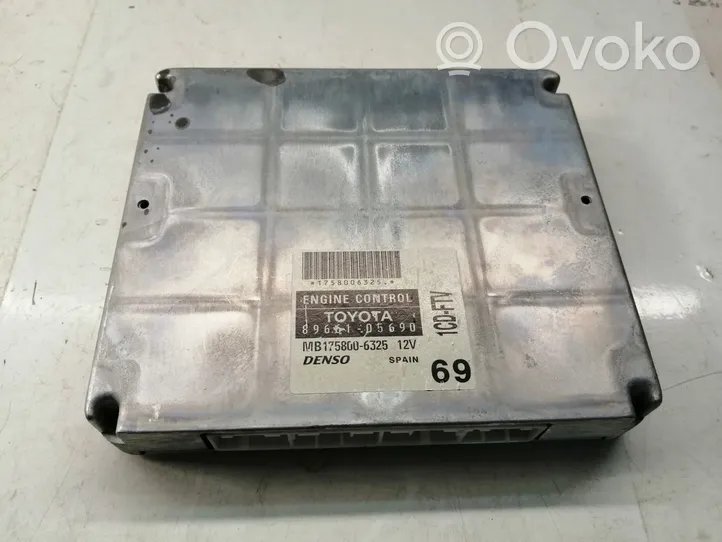 Toyota Avensis T250 Engine control unit/module 