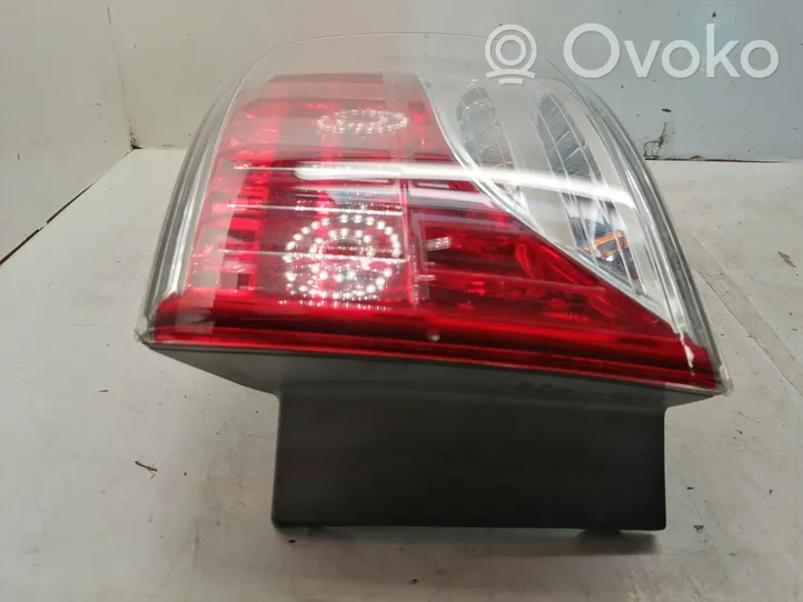 Toyota Avensis T270 Rear/tail lights 