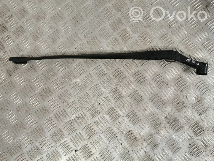 Toyota Avensis T270 Front wiper blade arm 