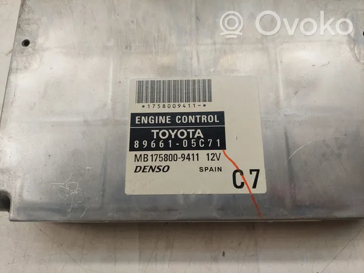 Toyota Avensis T250 Variklio valdymo blokas MB1758009411