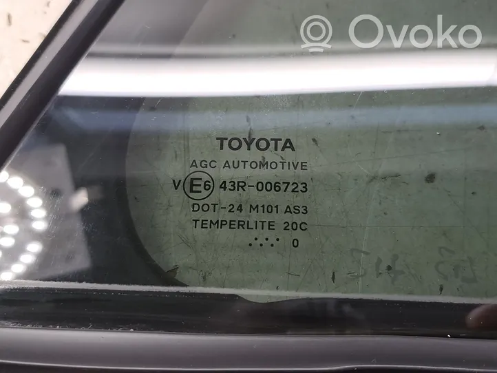 Toyota Avensis T270 Fenêtre latérale vitre arrière 