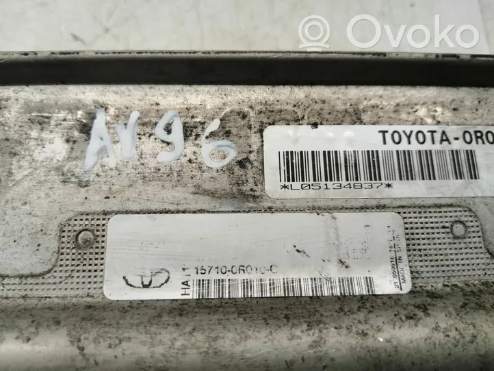 Toyota Avensis T270 Soporte de montaje del filtro de aceite 