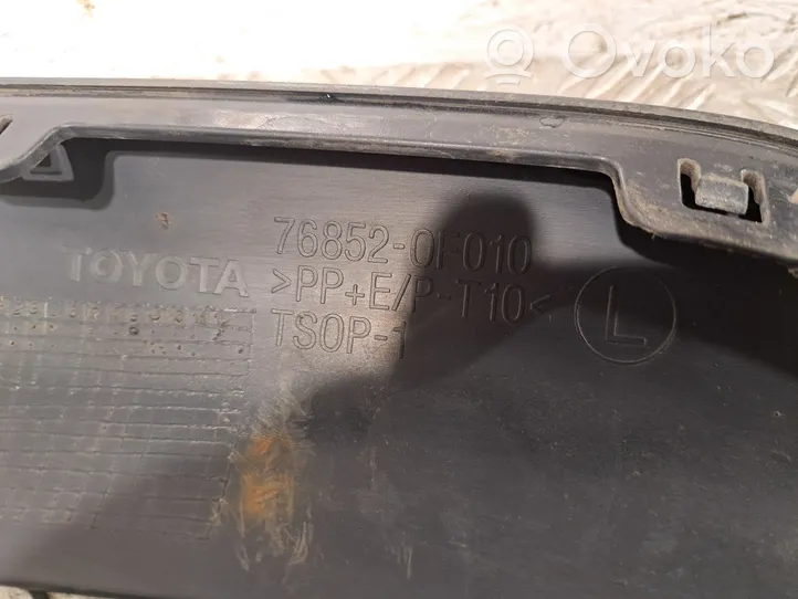 Toyota Corolla Verso AR10 Etupuskurin reuna 