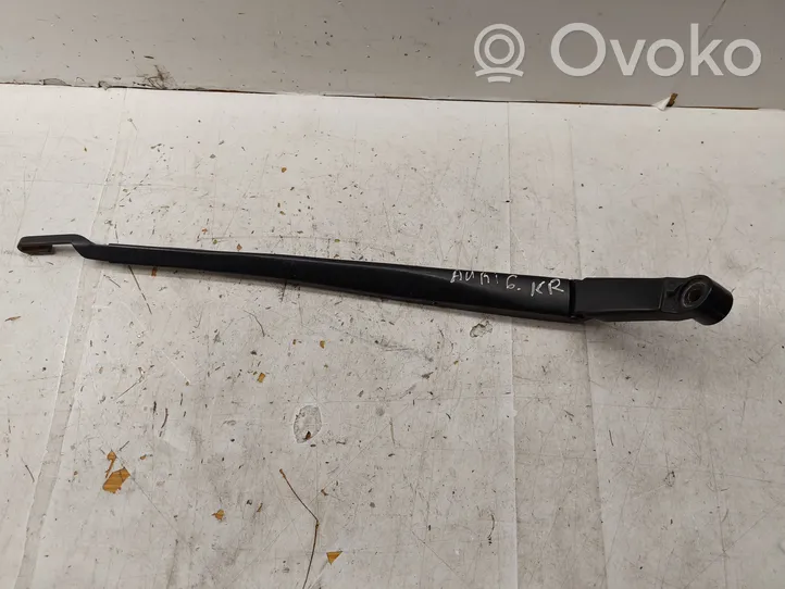 Toyota Auris 150 Front wiper blade arm 